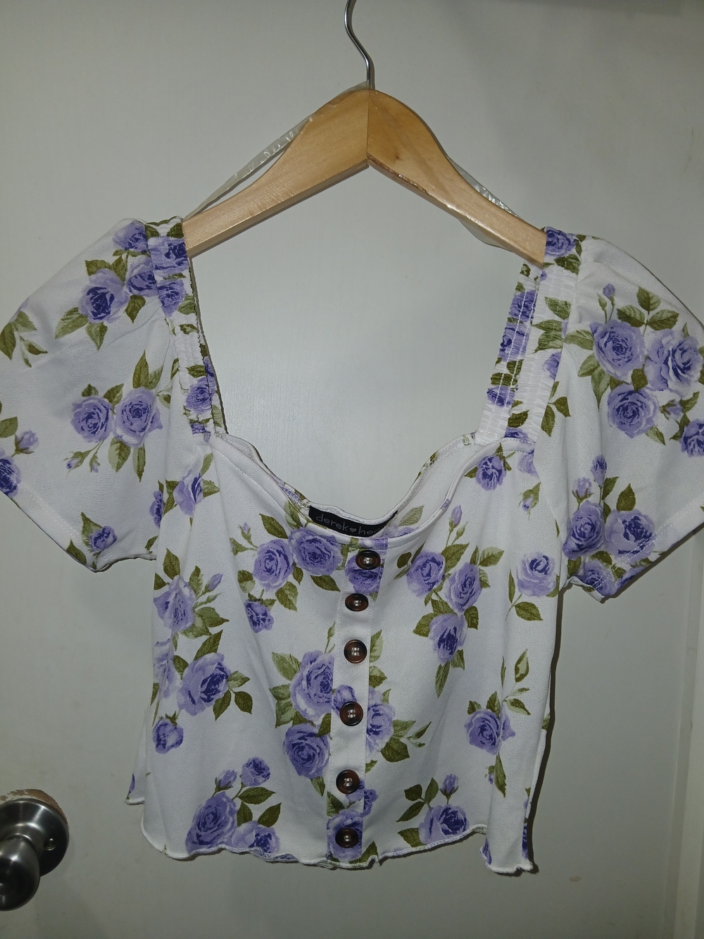 Derek 🖤 Heart Lavender Rose Button-Front Crop Top